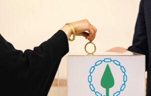 گزارش خبری متفاوت با اهدای یک عدد النگو دو زندانی مالی در کردستان آزاد شدند گزارش خبری متفاوت با اهدای یک عدد النگو دو زندانی مالی در کردستان آزاد شدند